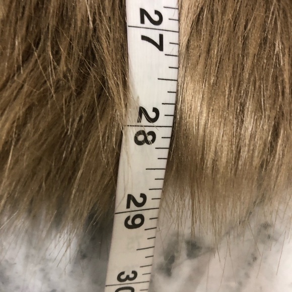 Chic Wish Fuzzy Faux Fur Brown Vest Size S NWT - Picture 6 of 6